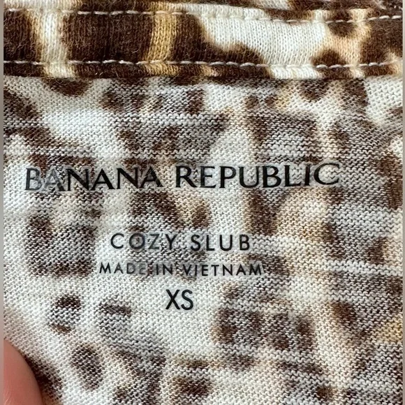 NWOT- Women’s Leopard Print Banana Republic Cozy Slub T shirt size XS - Picture 6 of 7